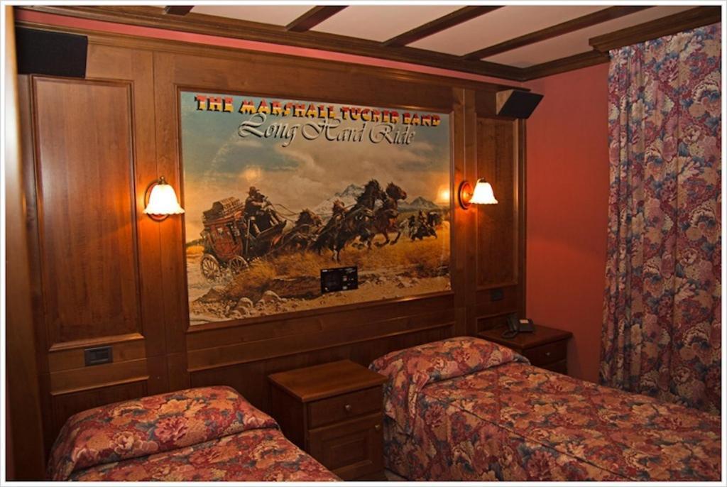 Hotel California Камполук Номер фото