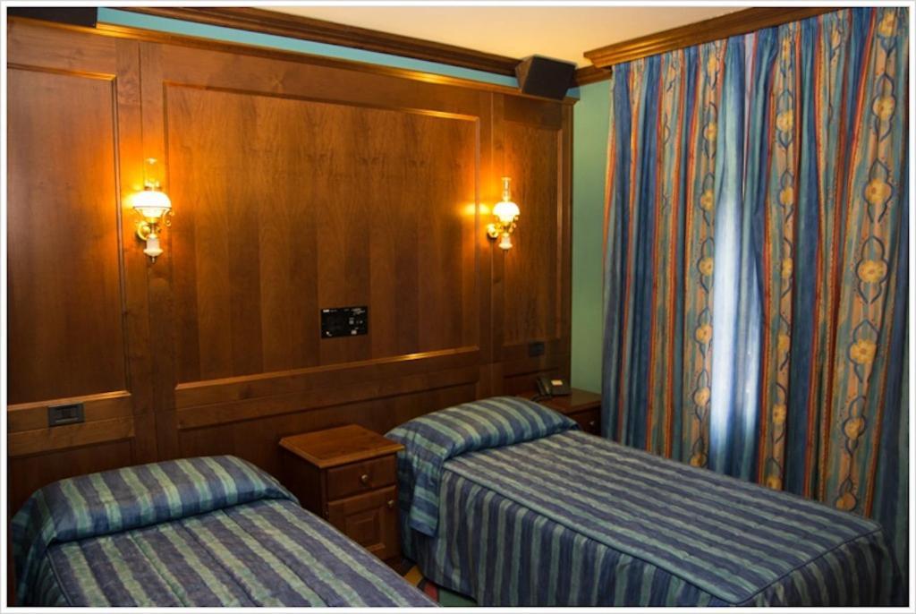 Hotel California Камполук Экстерьер фото