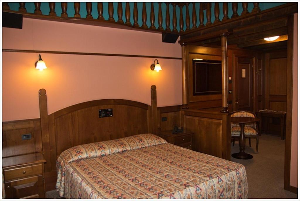 Hotel California Камполук Экстерьер фото
