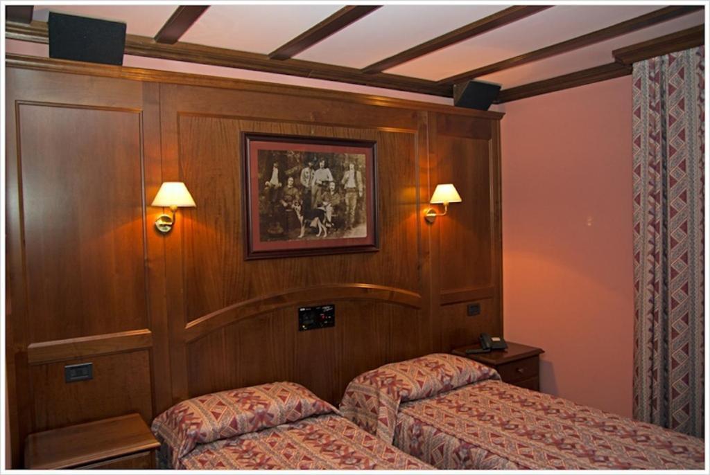 Hotel California Камполук Экстерьер фото