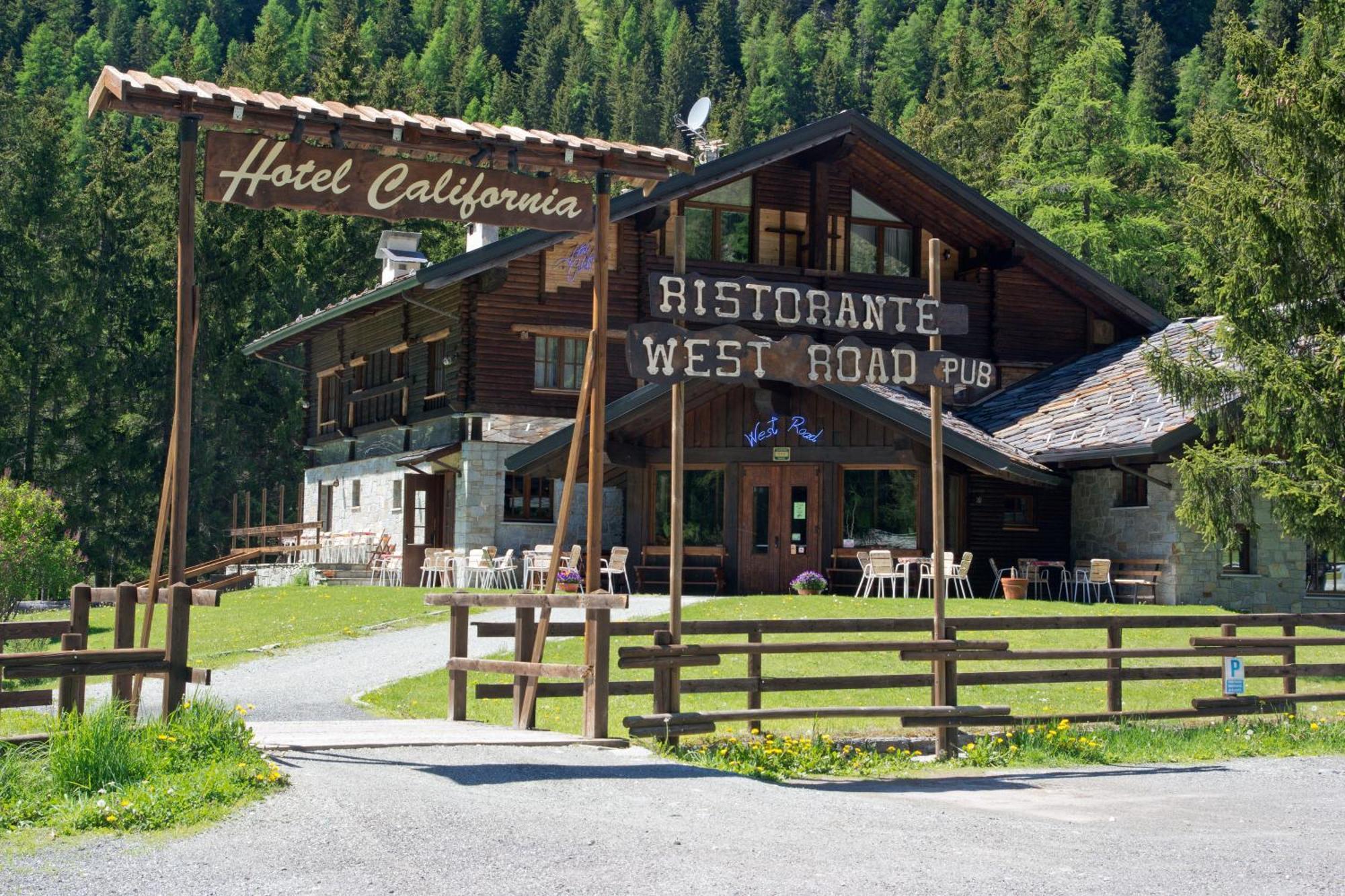 Hotel California Камполук Экстерьер фото