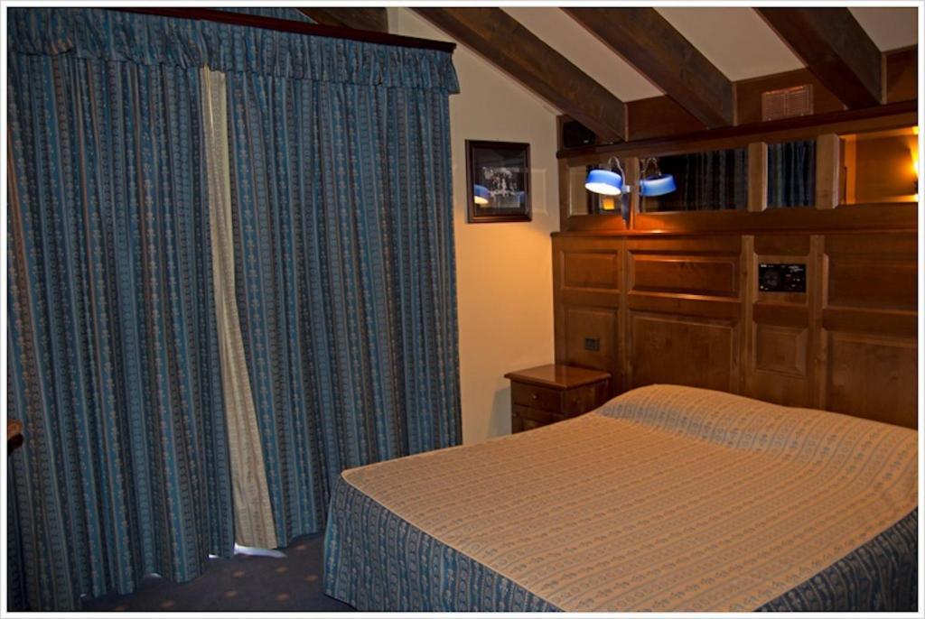 Hotel California Камполук Экстерьер фото